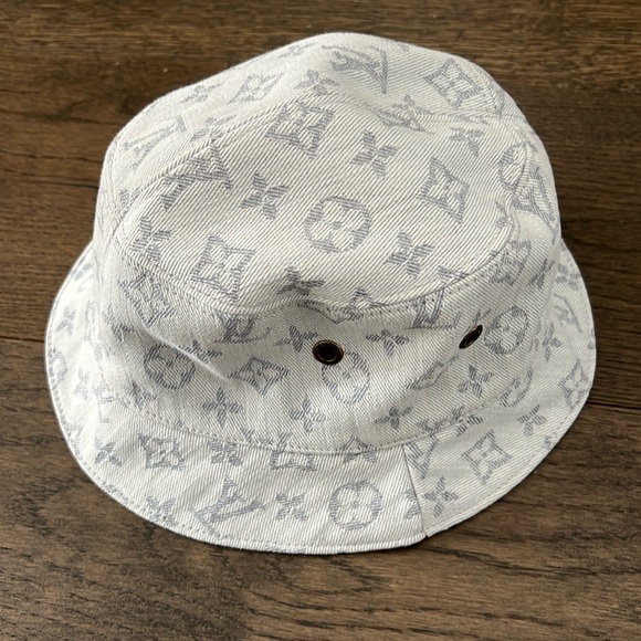 bucket hat - Picture 1 of 4
